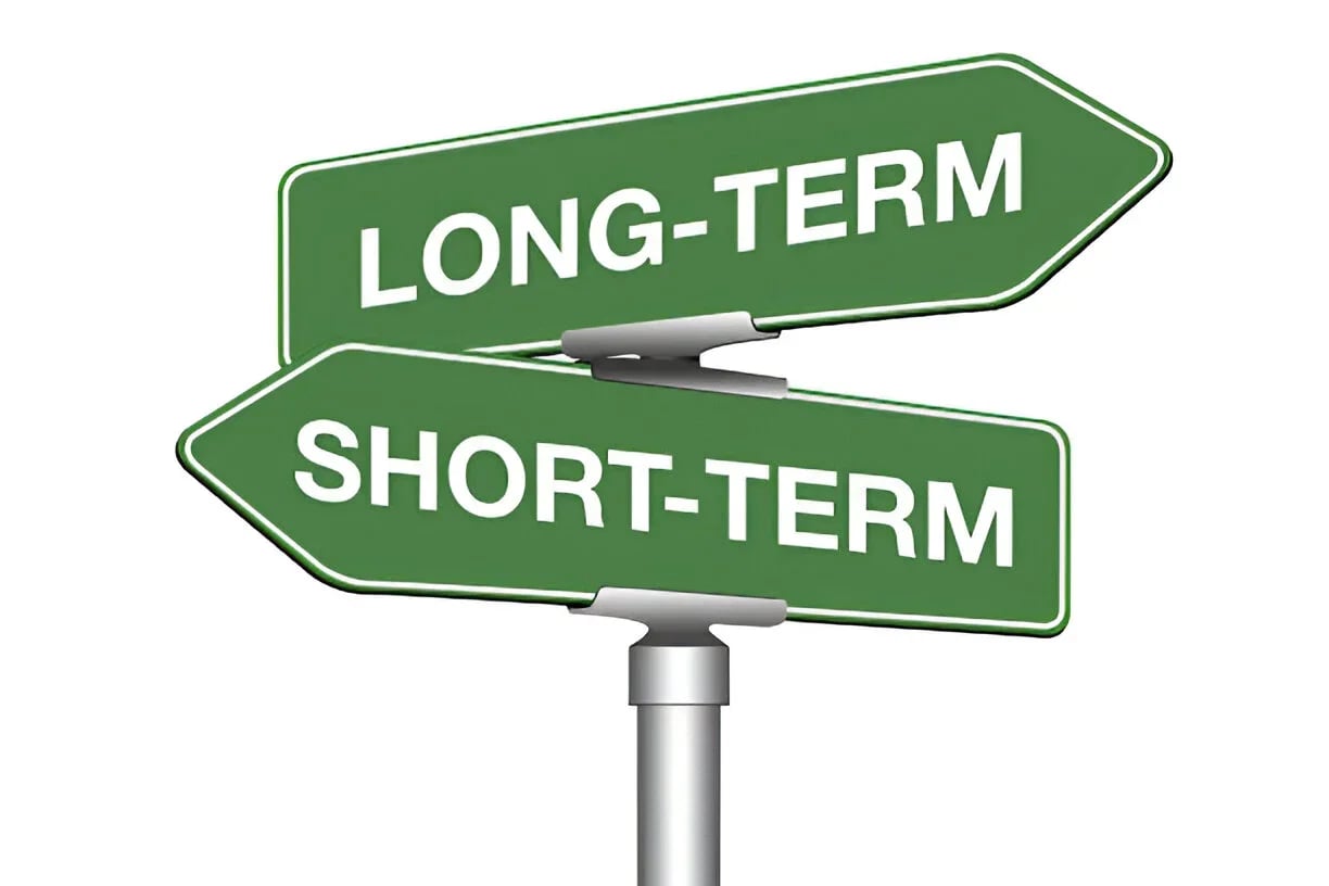 The-Key-Differences-Between-Short-Term-and-Long-Term-Planning-img