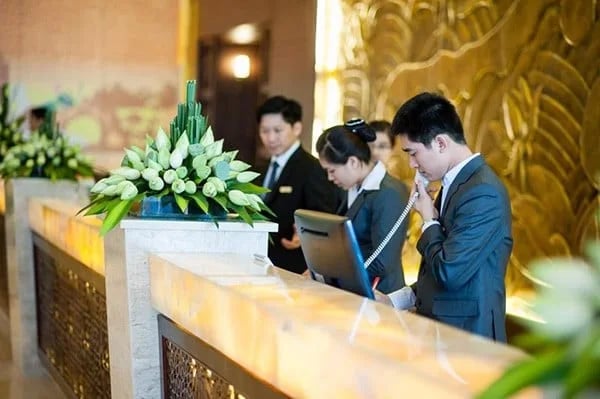 dong-phuc-le-tan-1_c8164f71e6604de4a0a9d553724bde13_grande