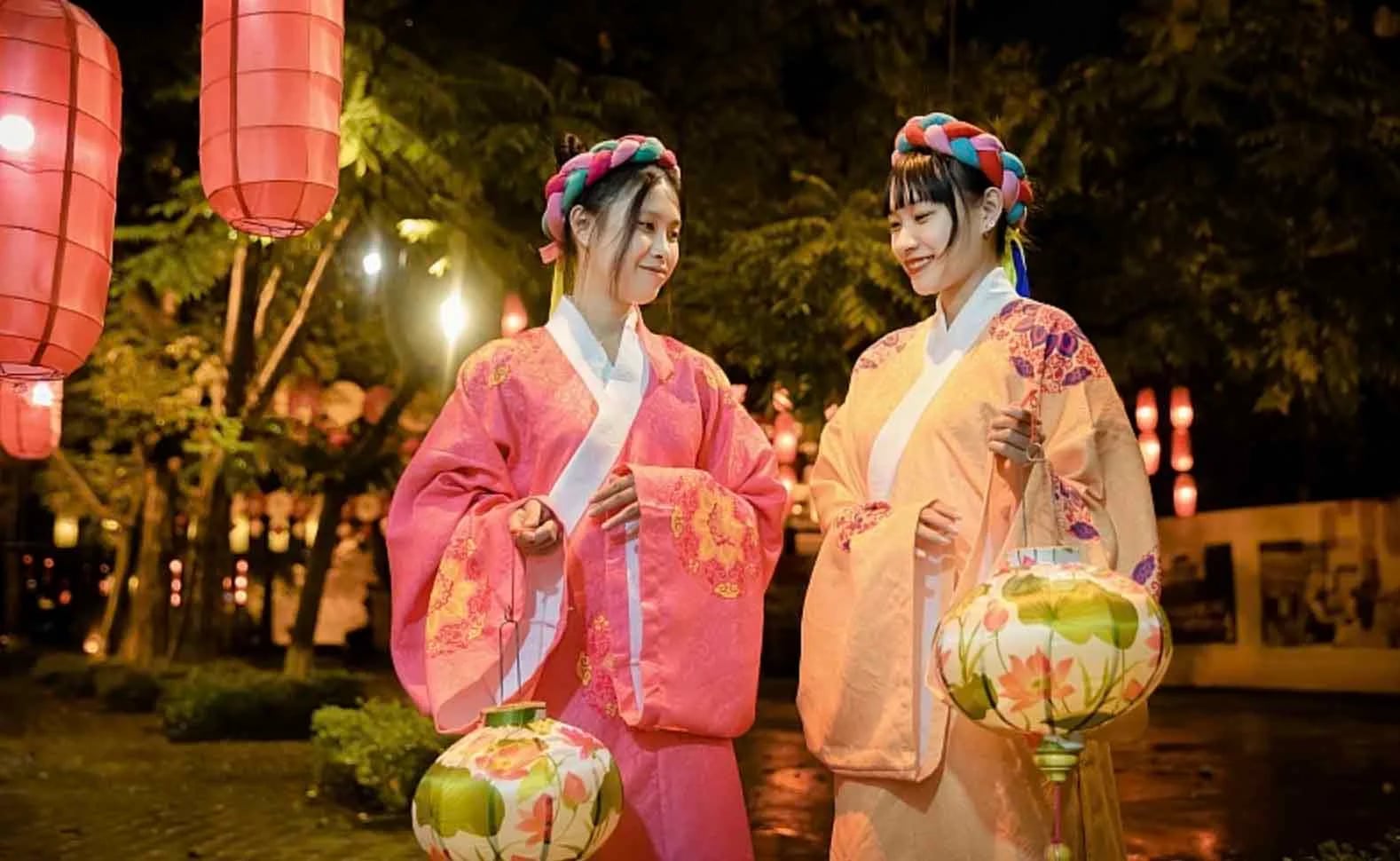tour-dem-kham-pha-hoang-thanh-thang-long3