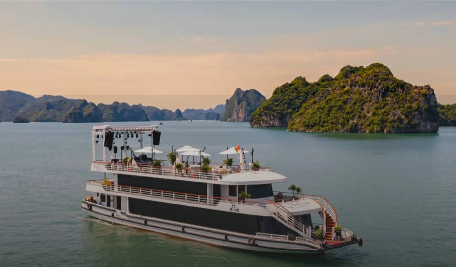 IRIS Halong Cruise - ảnh thẻ nổi bật
