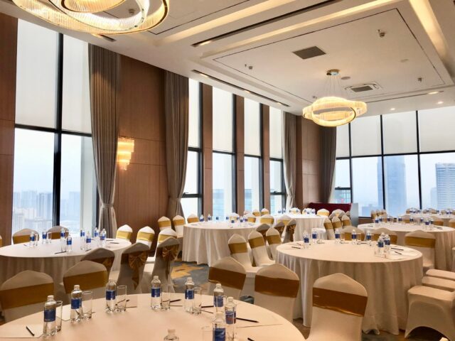 BALLROOM ROUND TABLE